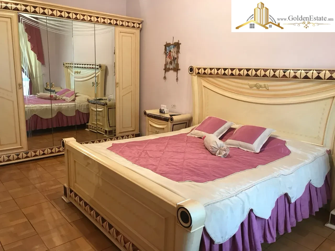 Երեք հարկանի տուն Սունդուկյան փողոցում Արաբկիրում, 1,000 քմ, 550 քմ հողի վրա, 3+ սանհանգույց