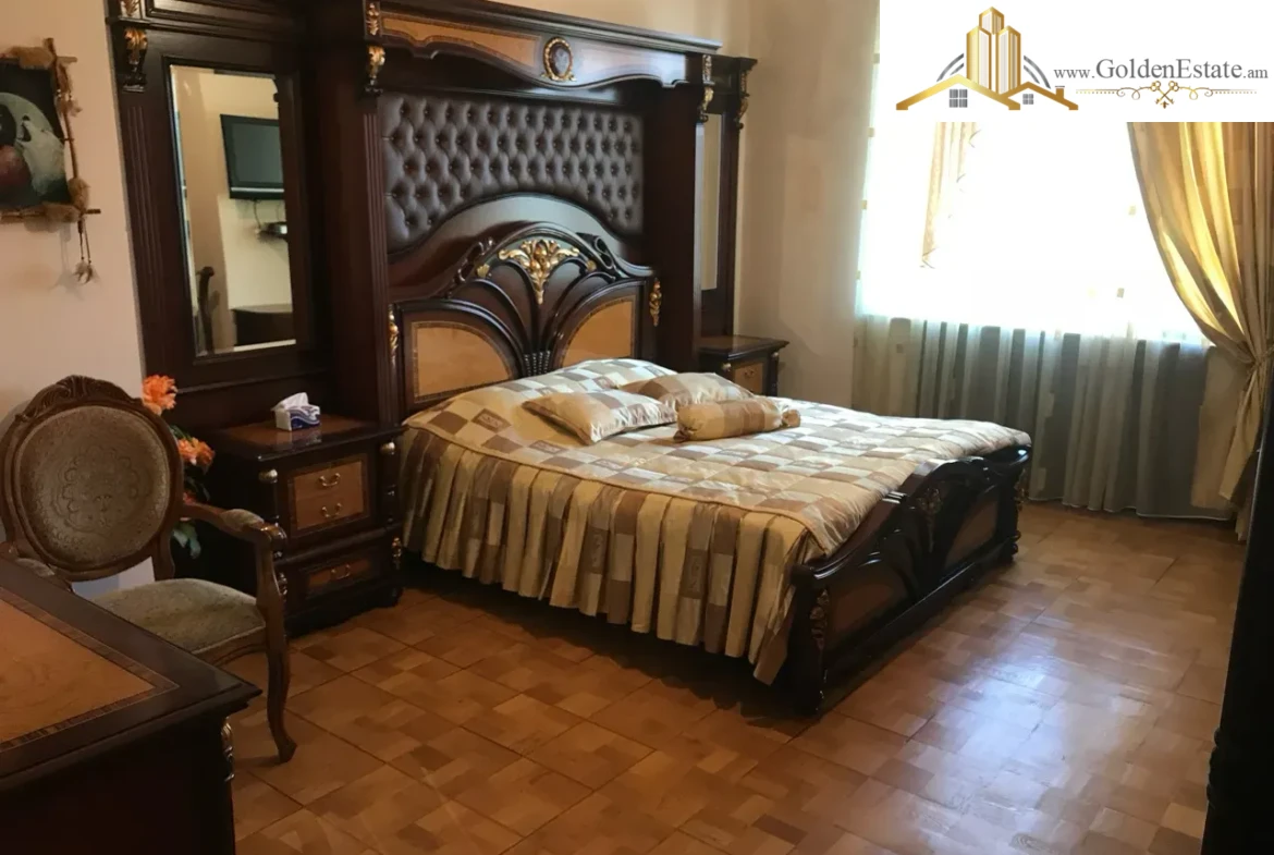 Երեք հարկանի տուն Սունդուկյան փողոցում Արաբկիրում, 1,000 քմ, 550 քմ հողի վրա, 3+ սանհանգույց