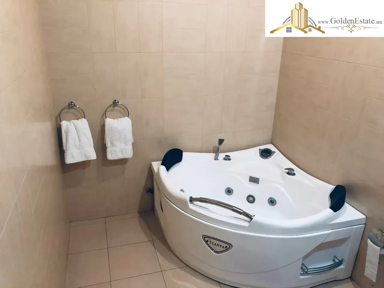 Երեք հարկանի տուն Սունդուկյան փողոցում Արաբկիրում, 1,000 քմ, 550 քմ հողի վրա, 3+ սանհանգույց