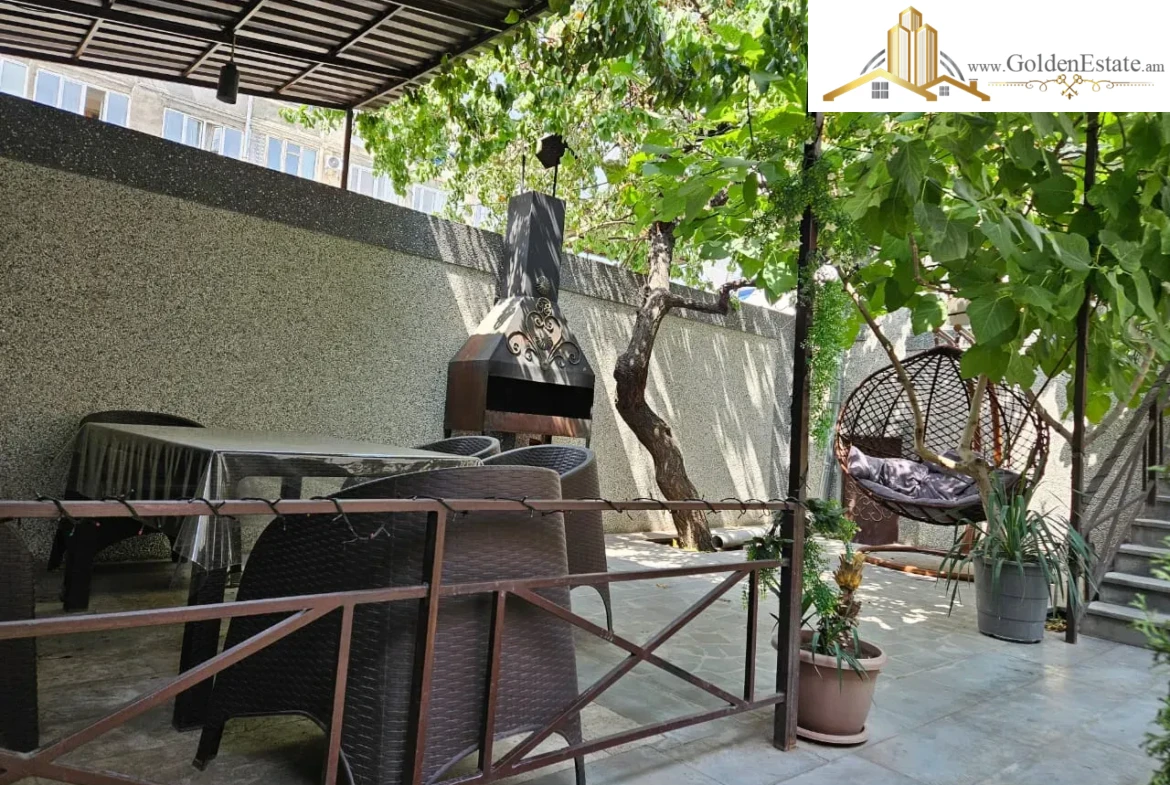 Երկու հարկանի քարե տուն Այգեկցու փողոցում Արաբկիրում, 168 քմ, 163 քմ հողի վրա