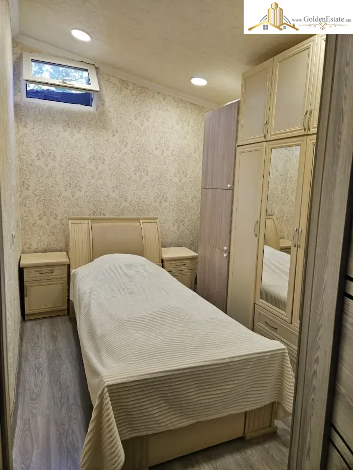 Երկու հարկանի քարե տուն Այգեկցու փողոցում Արաբկիրում, 168 քմ, 163 քմ հողի վրա