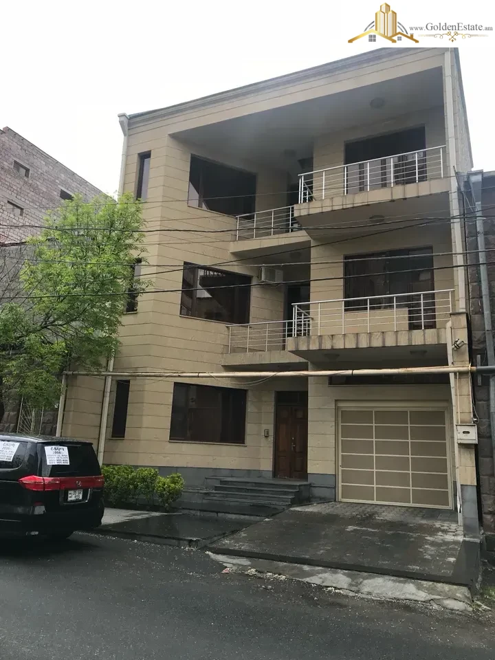 Երեք հարկանի տուն Սունդուկյան փողոցում Արաբկիրում, 1,000 քմ, 550 քմ հողի վրա, 3+ սանհանգույց