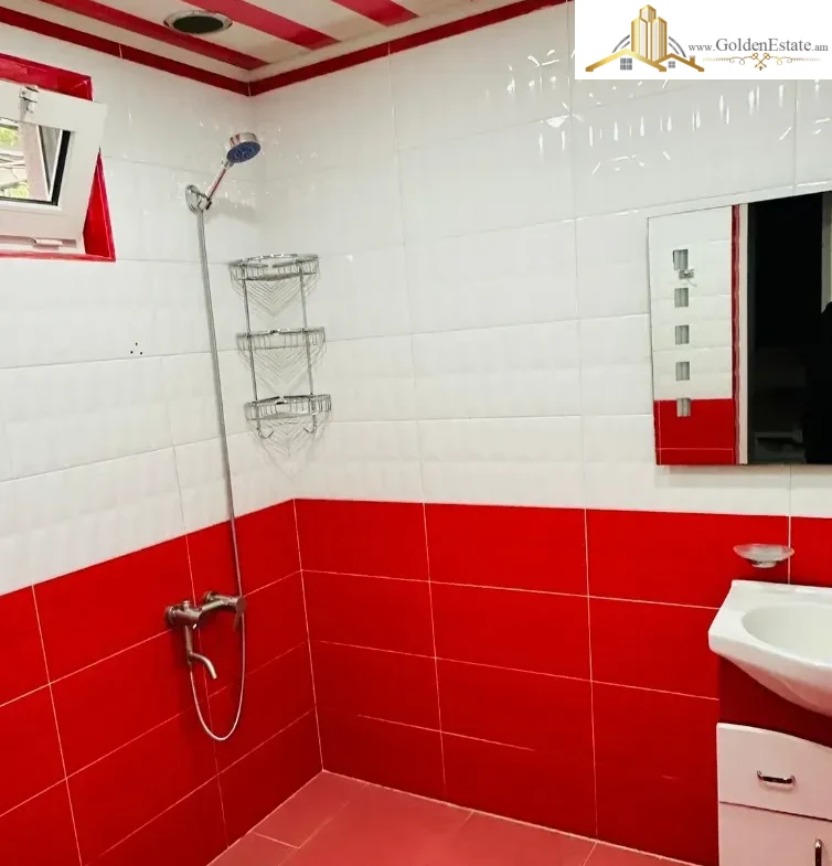 Մեկ հարկանի քարե տուն Նոր Արեշի 12-րդ փողոցում Էրեբունիում, 140 քմ, 217 քմ հողի վրա, 3+ սանհանգույց