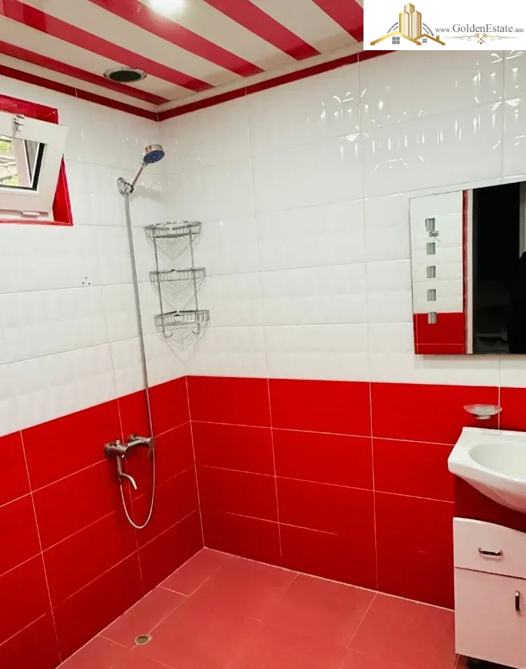 Մեկ հարկանի քարե տուն Նոր Արեշի 12-րդ փողոցում Էրեբունիում, 140 քմ, 217 քմ հողի վրա, 3+ սանհանգույց