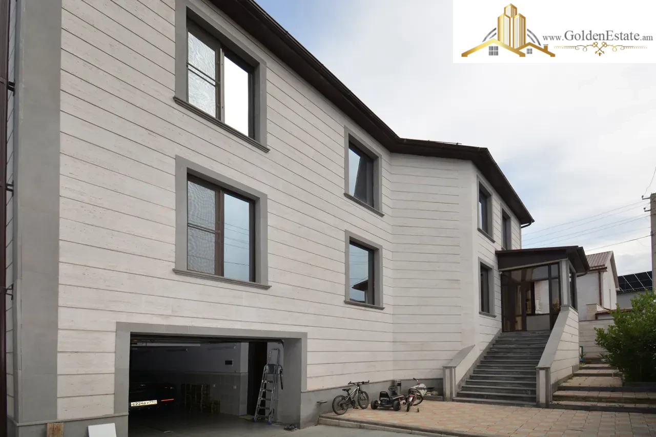Երեք հարկանի տուն Պետրոս Դուրյանի 1-ին փողոցում Ավանում, 440 քմ, 500 քմ հողի վրա, 3+ սանհանգույց