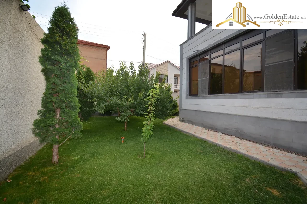 Երեք հարկանի տուն Պետրոս Դուրյանի 1-ին փողոցում Ավանում, 440 քմ, 500 քմ հողի վրա, 3+ սանհանգույց
