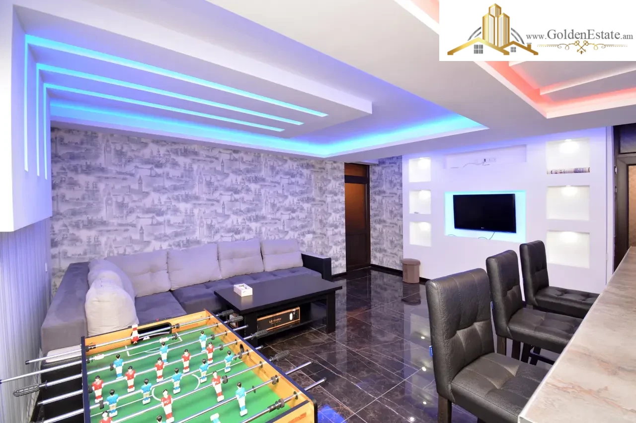 Երեք հարկանի տուն Պետրոս Դուրյանի 1-ին փողոցում Ավանում, 440 քմ, 500 քմ հողի վրա, 3+ սանհանգույց