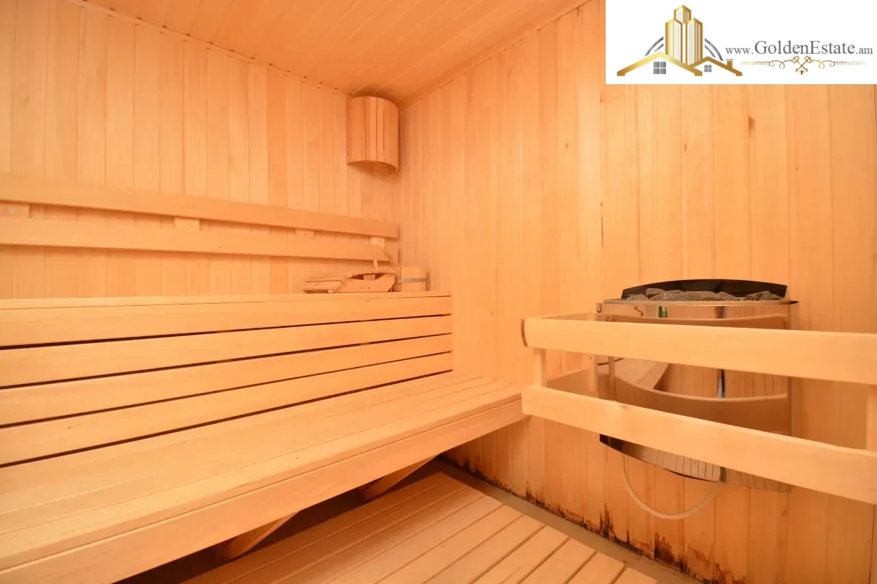 Երեք հարկանի տուն Պետրոս Դուրյանի 1-ին փողոցում Ավանում, 440 քմ, 500 քմ հողի վրա, 3+ սանհանգույց