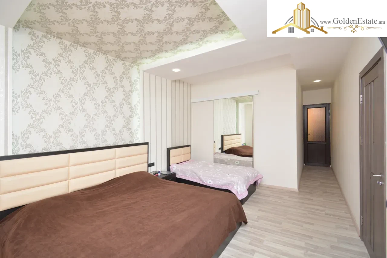 Երեք հարկանի տուն Պետրոս Դուրյանի 1-ին փողոցում Ավանում, 440 քմ, 500 քմ հողի վրա, 3+ սանհանգույց