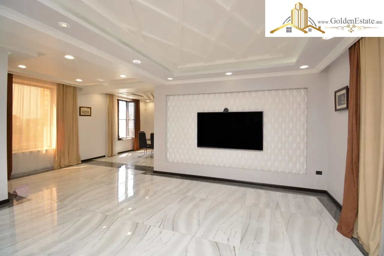 Երեք հարկանի տուն Պետրոս Դուրյանի 1-ին փողոցում Ավանում, 440 քմ, 500 քմ հողի վրա, 3+ սանհանգույց