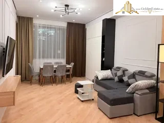 2 սենյականոց բնակարան Վիկտոր Համբարձումյան փողոցում Արաբկիրում, 75 քմ, 6/9 հարկ, բարձր առաստաղներ