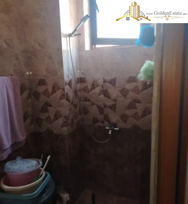 2 սենյականոց բնակարան Դավթաշեն 4-րդ թաղամասում Դավթաշենում, 54 քմ, 2/2 հարկ, բարձր առաստաղներ