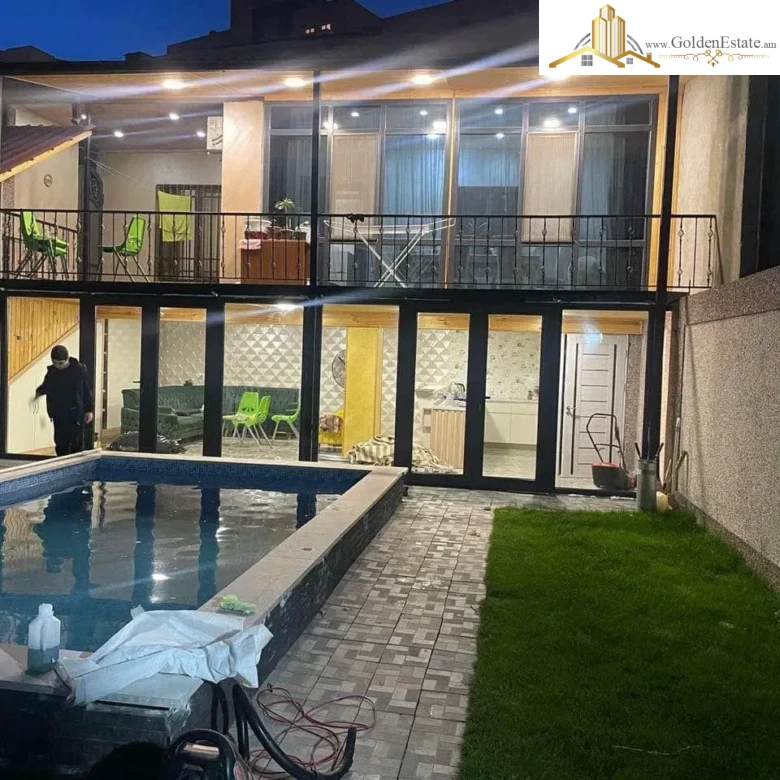 Երկու հարկանի քարե տուն Ծարավ Աղբյուրի փողոցում Ավանում, 152 քմ, 300 քմ հողի վրա, 2 սանհանգույց