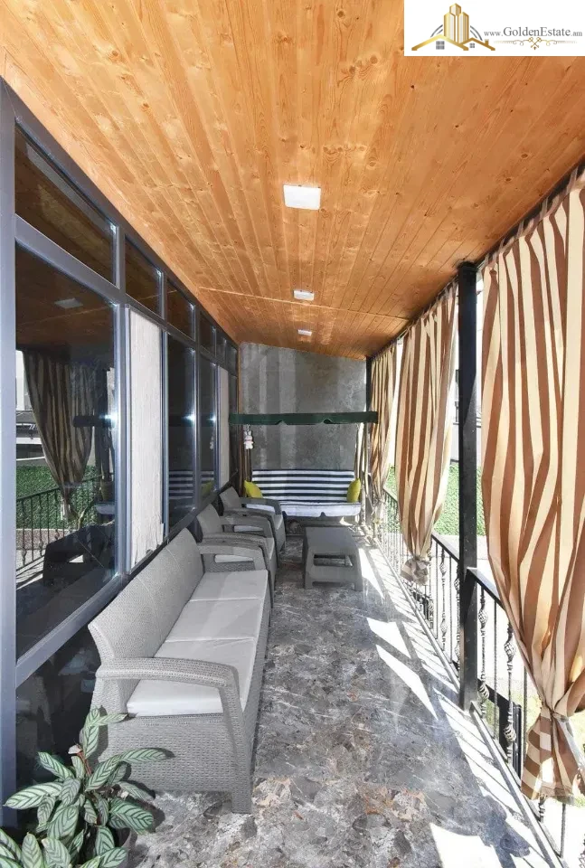 Երկու հարկանի քարե տուն Ծարավ Աղբյուրի փողոցում Ավանում, 152 քմ, 300 քմ հողի վրա, 2 սանհանգույց