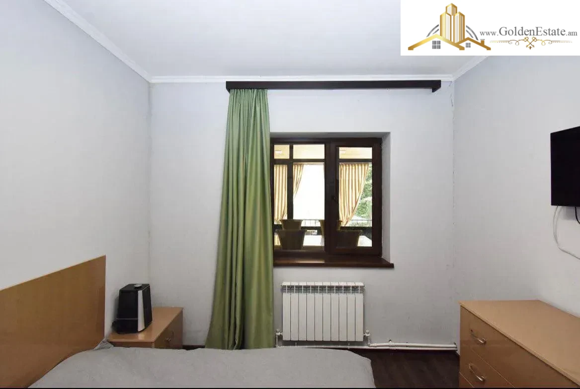 Երկու հարկանի քարե տուն Ծարավ Աղբյուրի փողոցում Ավանում, 152 քմ, 300 քմ հողի վրա, 2 սանհանգույց