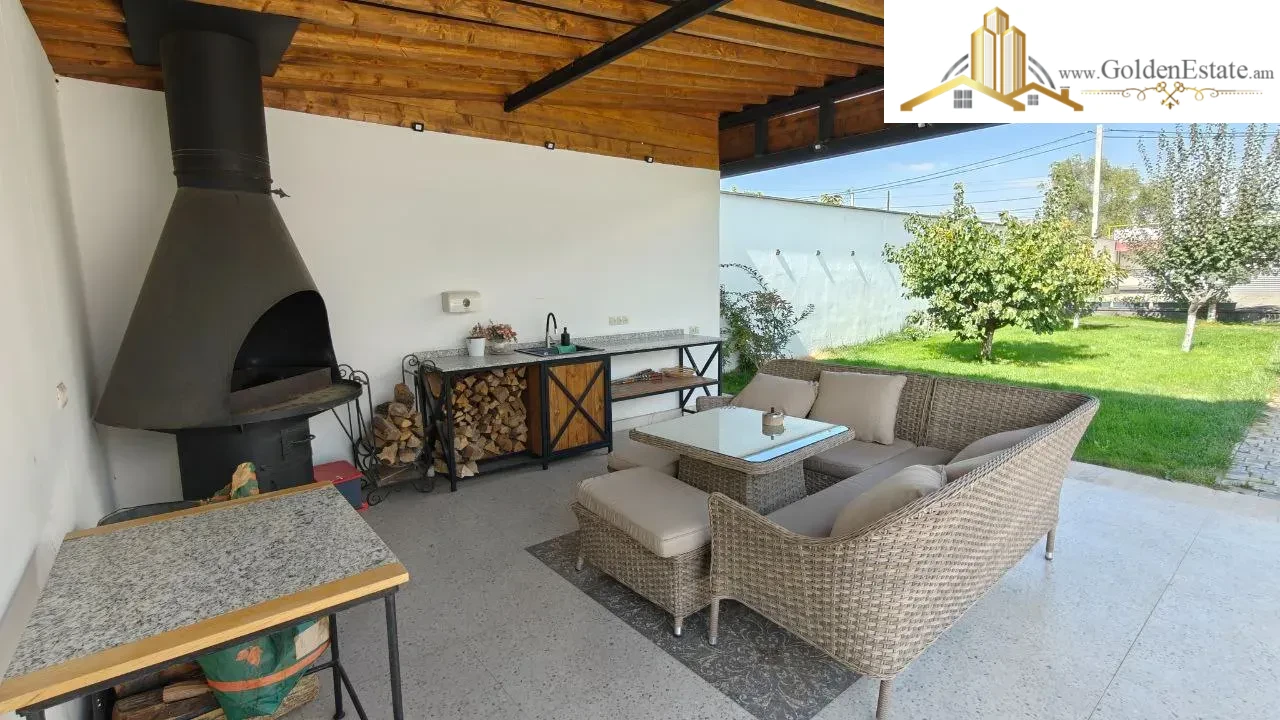 Երկու հարկանի թաունհաուզ Ղափանցյան փողոցում Արաբկիրում, 200 քմ, 550 քմ հողի վրա, 3+ սանհանգույց