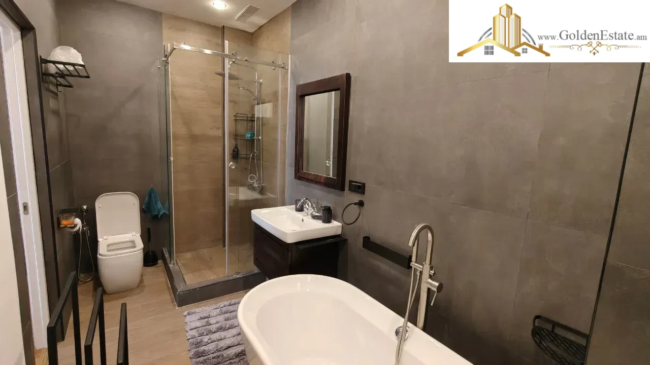 Երկու հարկանի թաունհաուզ Ղափանցյան փողոցում Արաբկիրում, 200 քմ, 550 քմ հողի վրա, 3+ սանհանգույց