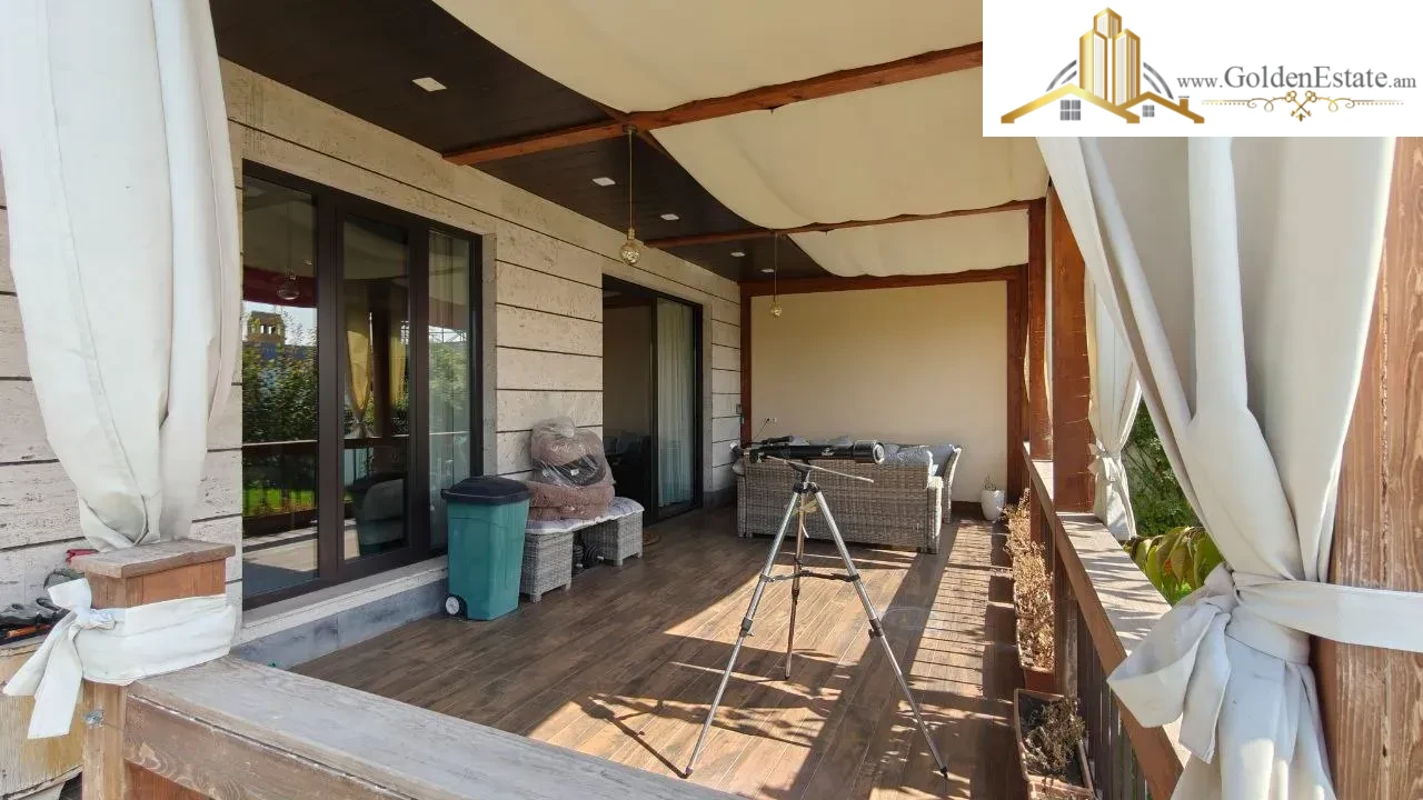 Երկու հարկանի թաունհաուզ Ղափանցյան փողոցում Արաբկիրում, 200 քմ, 550 քմ հողի վրա, 3+ սանհանգույց