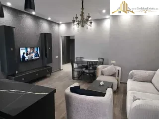 2 սենյականոց բնակարան Վիկտոր Համբարձումյան փողոցում Արաբկիրում, 75 քմ, 6/9 հարկ, բարձր առաստաղներ