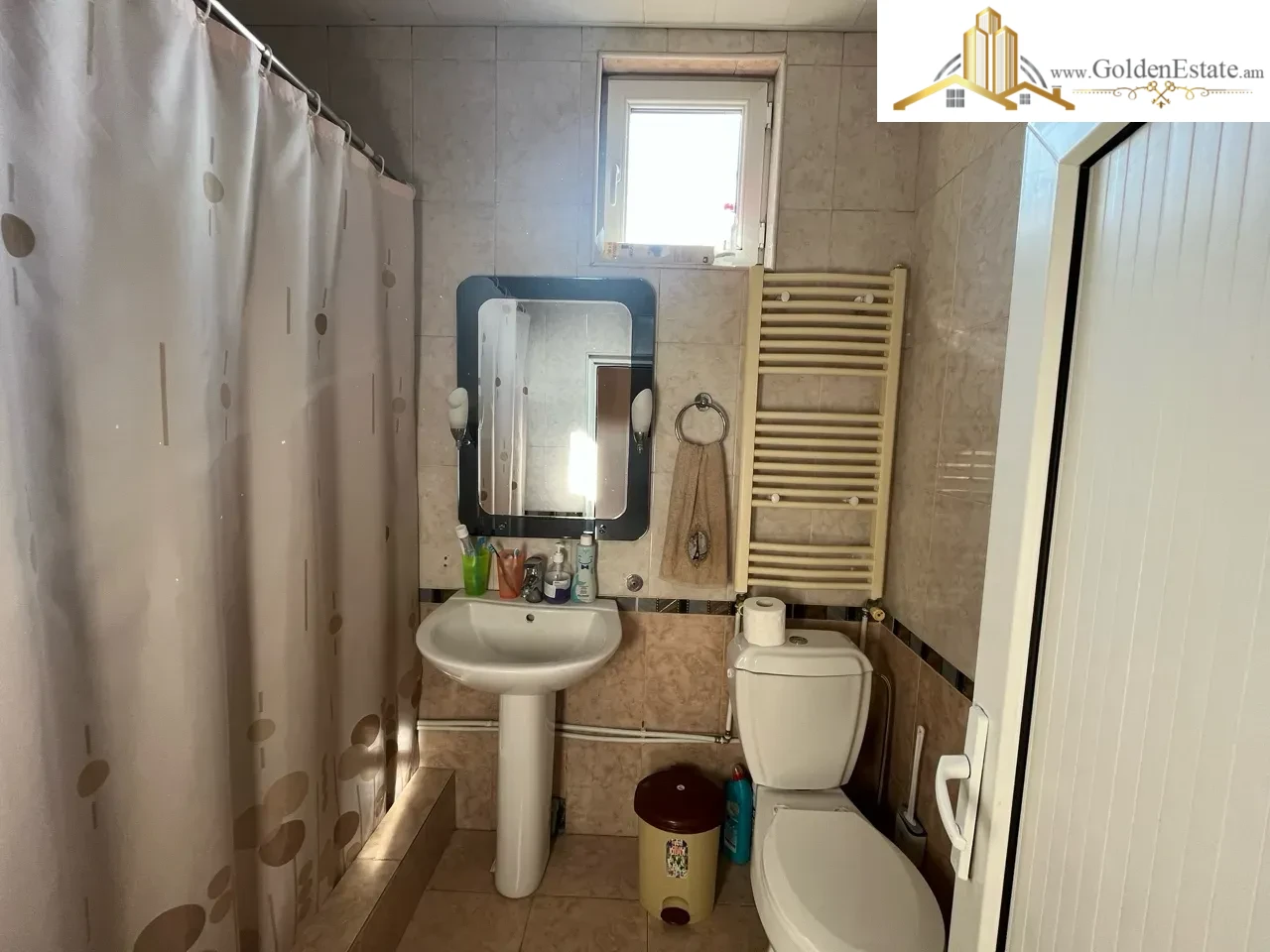 Երկու հարկանի քարե տուն, Դավթաշեն վարչական շրջան Դավթաշենում, 250 քմ, 650 քմ հողի վրա, 2 սանհանգույց