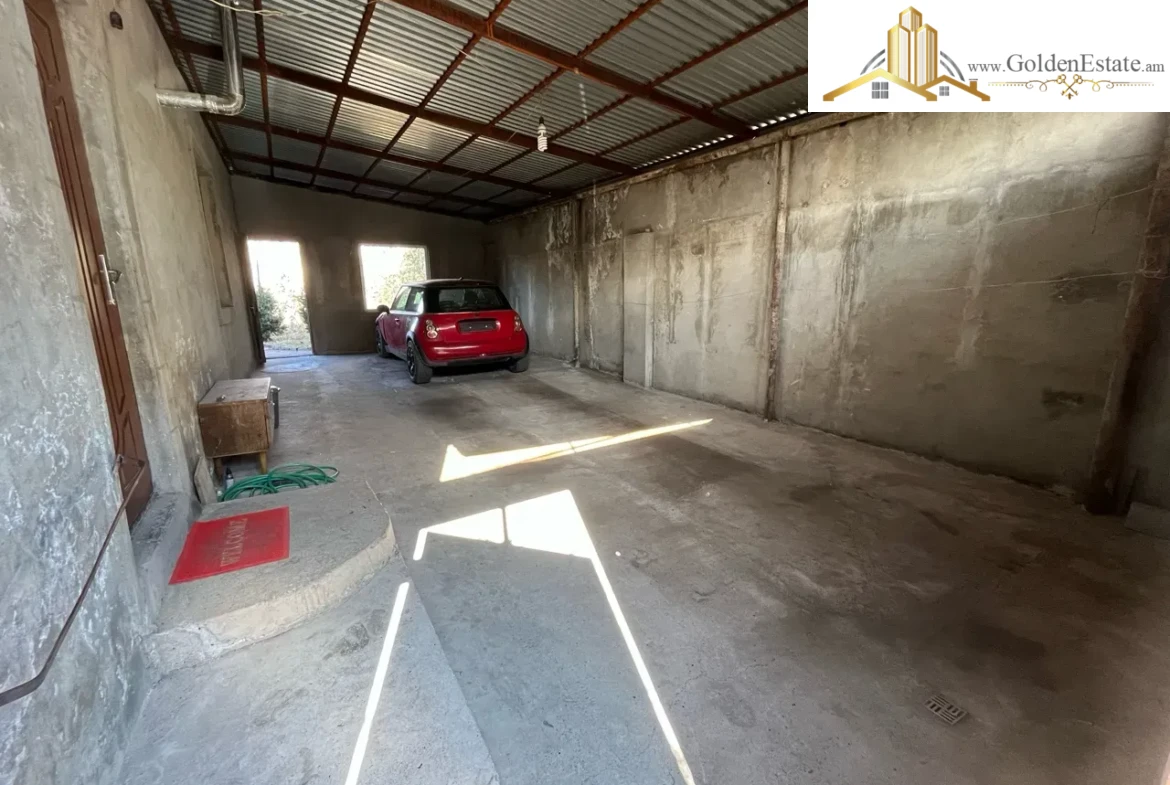 Երկու հարկանի քարե տուն, Դավթաշեն վարչական շրջան Դավթաշենում, 250 քմ, 650 քմ հողի վրա, 2 սանհանգույց