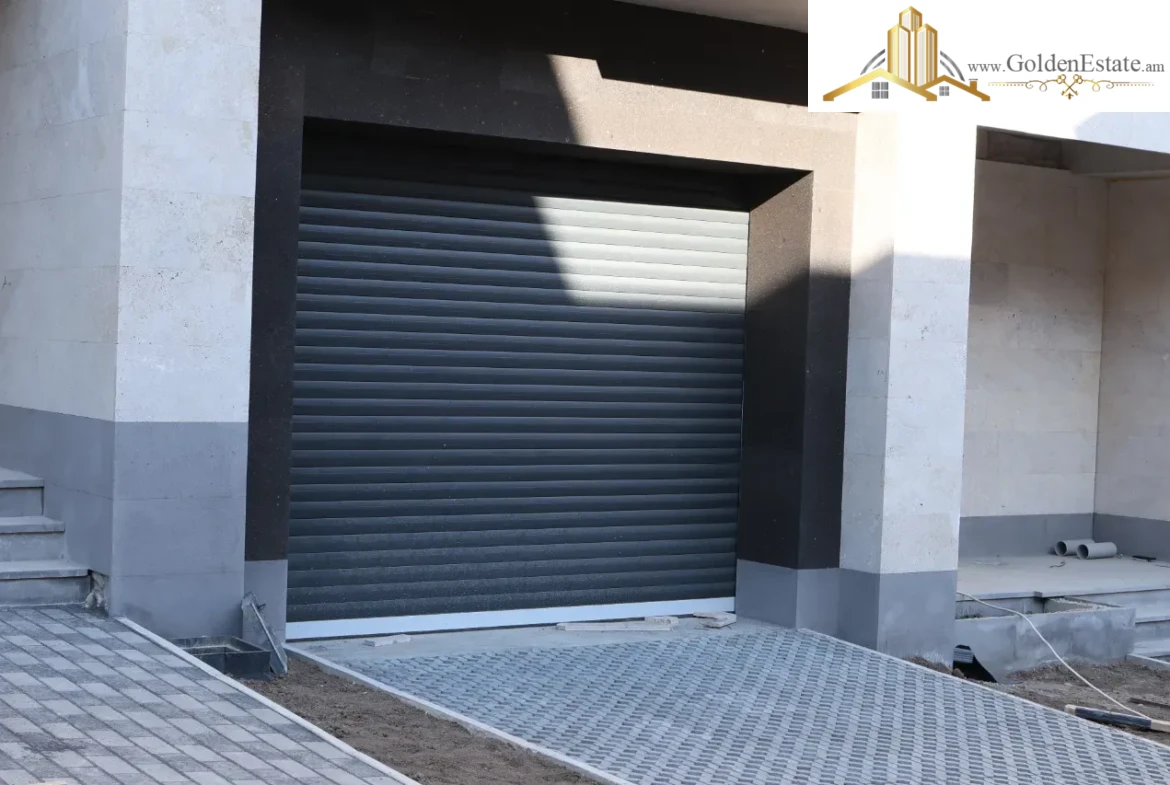 Երկու հարկանի թաունհաուզ Գ-1 թաղամասում Աջափնյակում, 169 քմ, 137 քմ հողի վրա, 3+ սանհանգույց