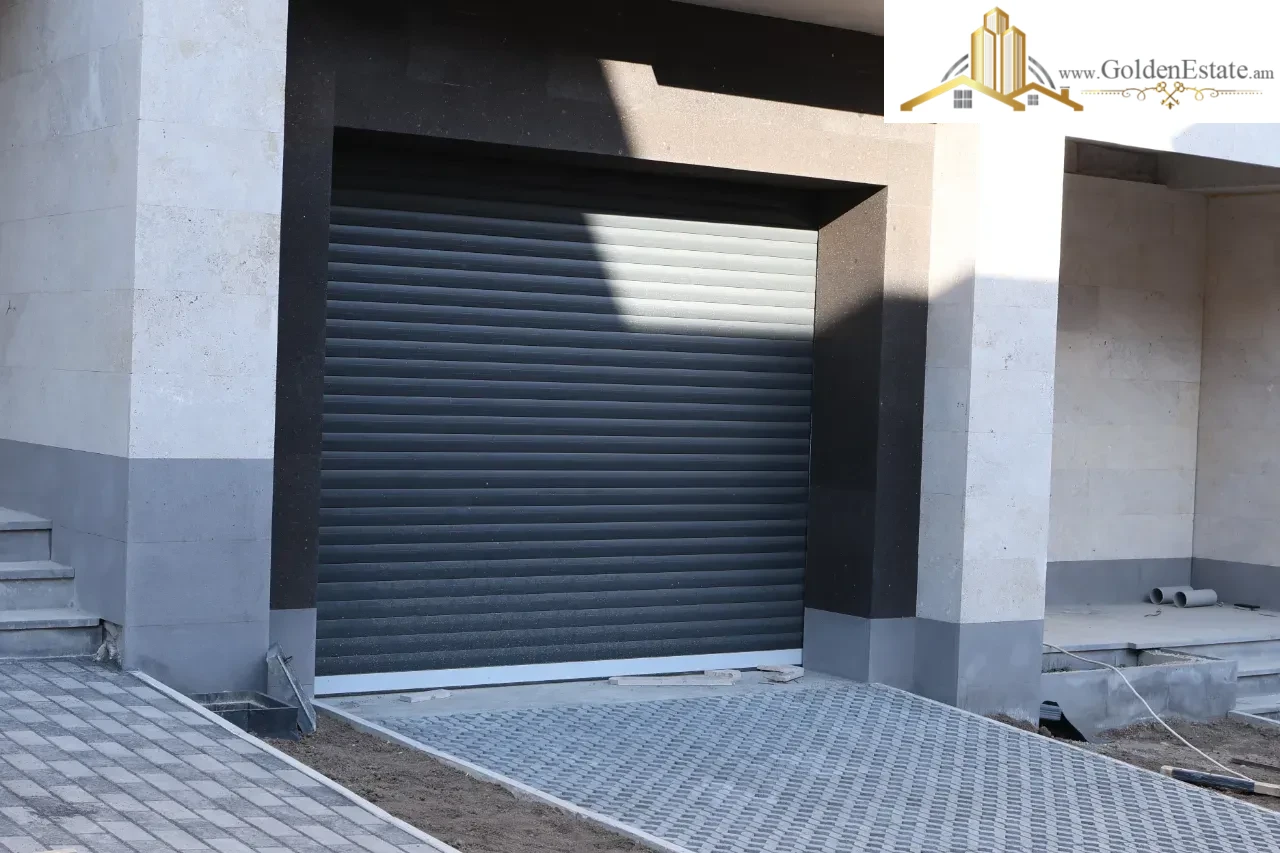 Երկու հարկանի թաունհաուզ Գ-1 թաղամասում Աջափնյակում, 169 քմ, 137 քմ հողի վրա, 3+ սանհանգույց