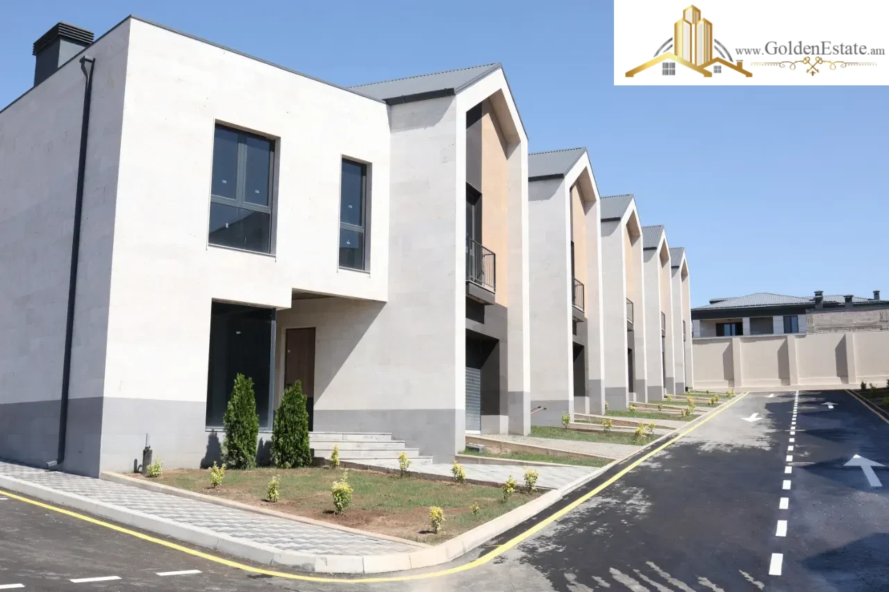 Երկու հարկանի թաունհաուզ Գ-1 թաղամասում Աջափնյակում, 169 քմ, 137 քմ հողի վրա, 3+ սանհանգույց