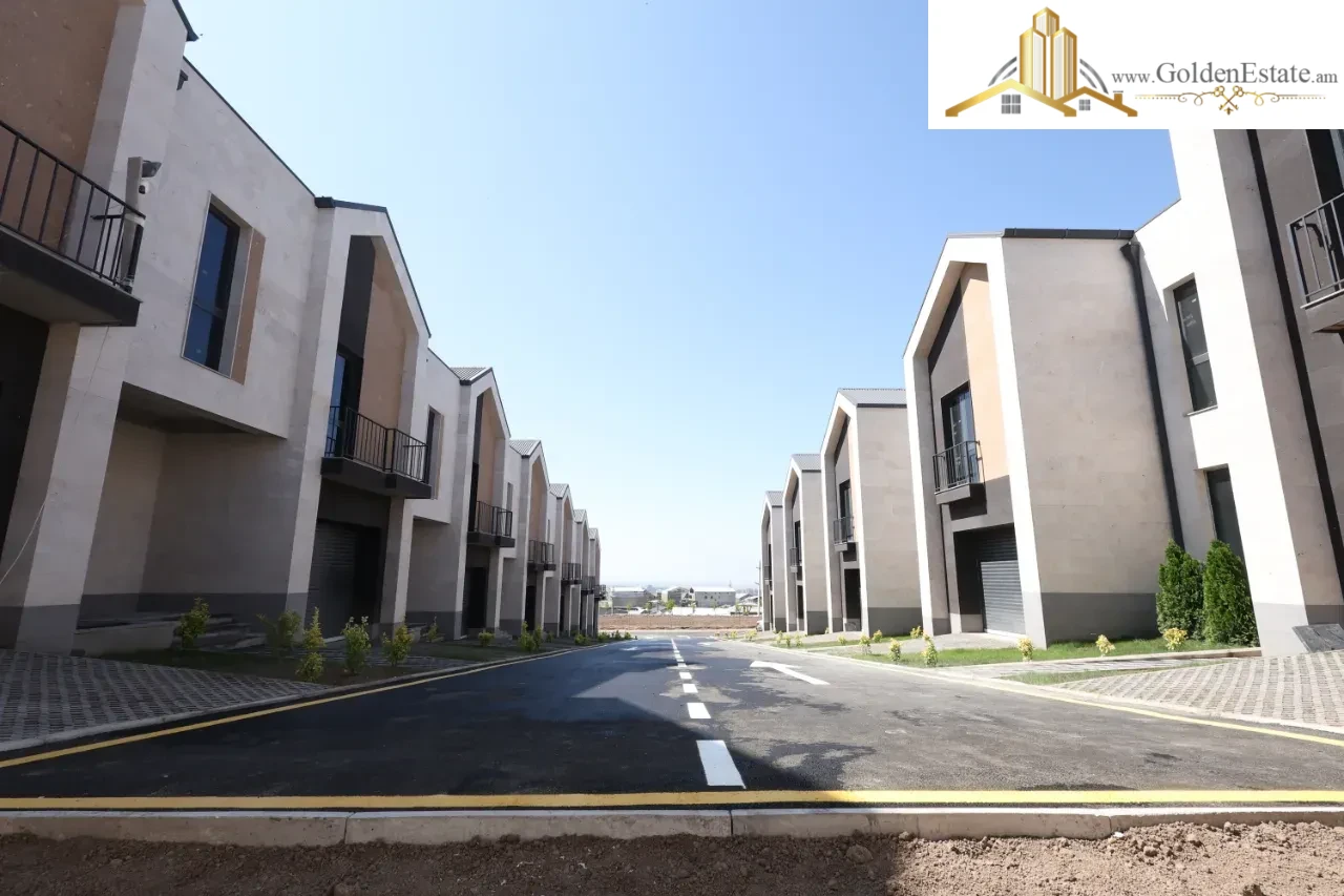 Երկու հարկանի թաունհաուզ Գ-1 թաղամասում Աջափնյակում, 169 քմ, 137 քմ հողի վրա, 3+ սանհանգույց