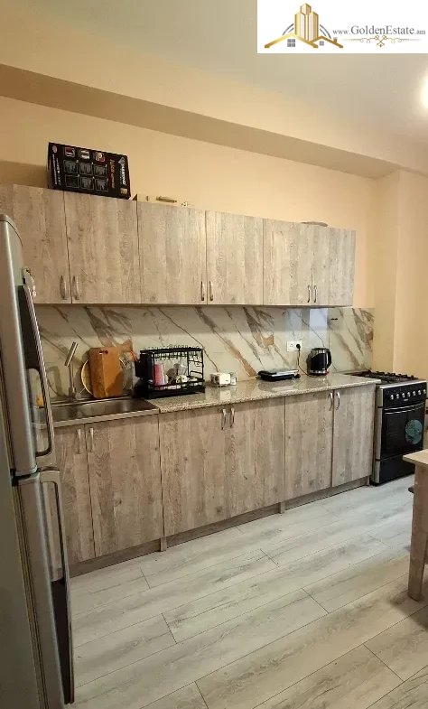 2 սենյականոց բնակարան Լուկաշինի փողոցում Աջափնյակում, 51 քմ, բարձր առաստաղներ, քարե շենք