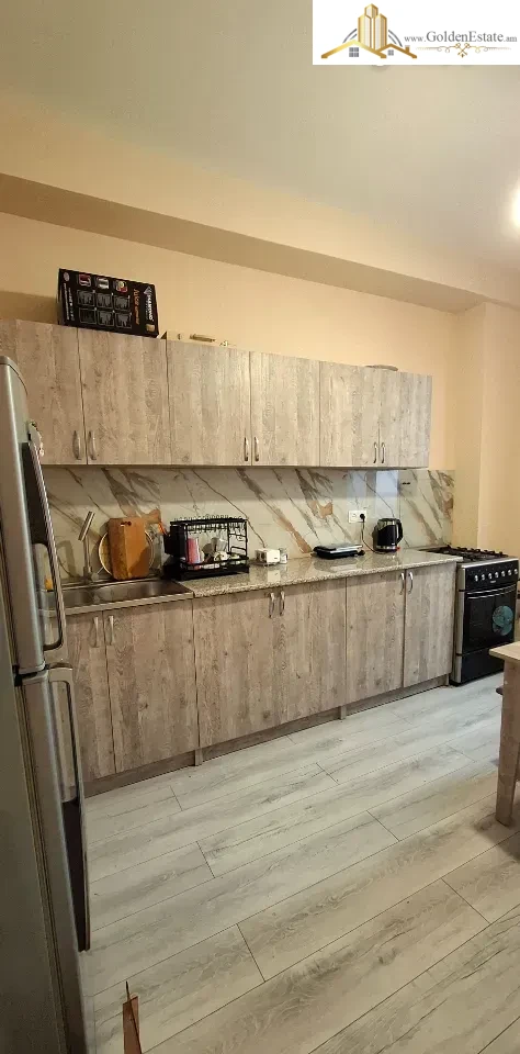 2 սենյականոց բնակարան Լուկաշինի փողոցում Աջափնյակում, 51 քմ, բարձր առաստաղներ, քարե շենք