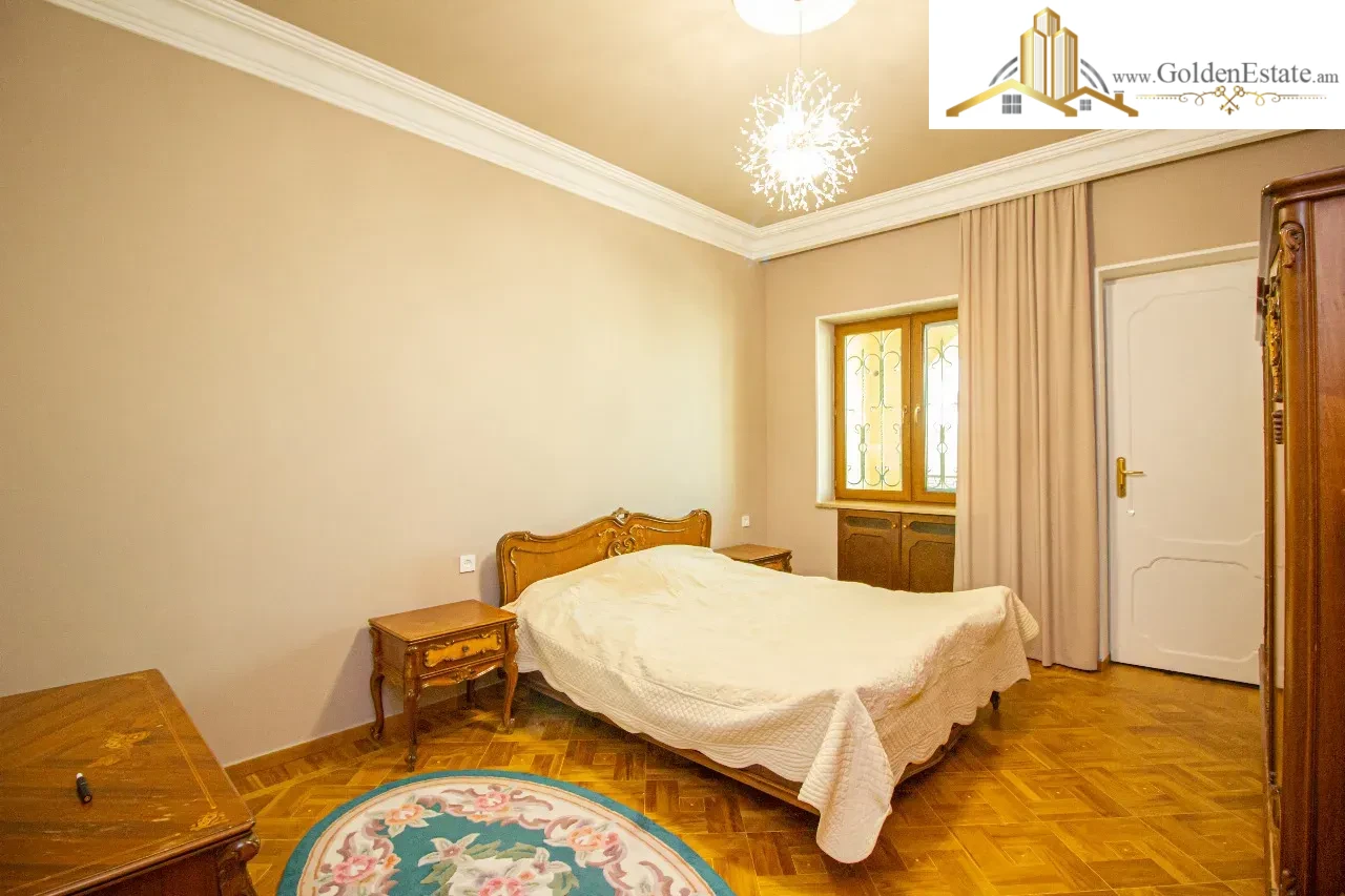 Երեք հարկանի տուն Սարգիս Բաղդասարյան փողոցում Նորք-Մարաշում, 600 քմ, 558 քմ հողի վրա, 3+ սանհանգույց