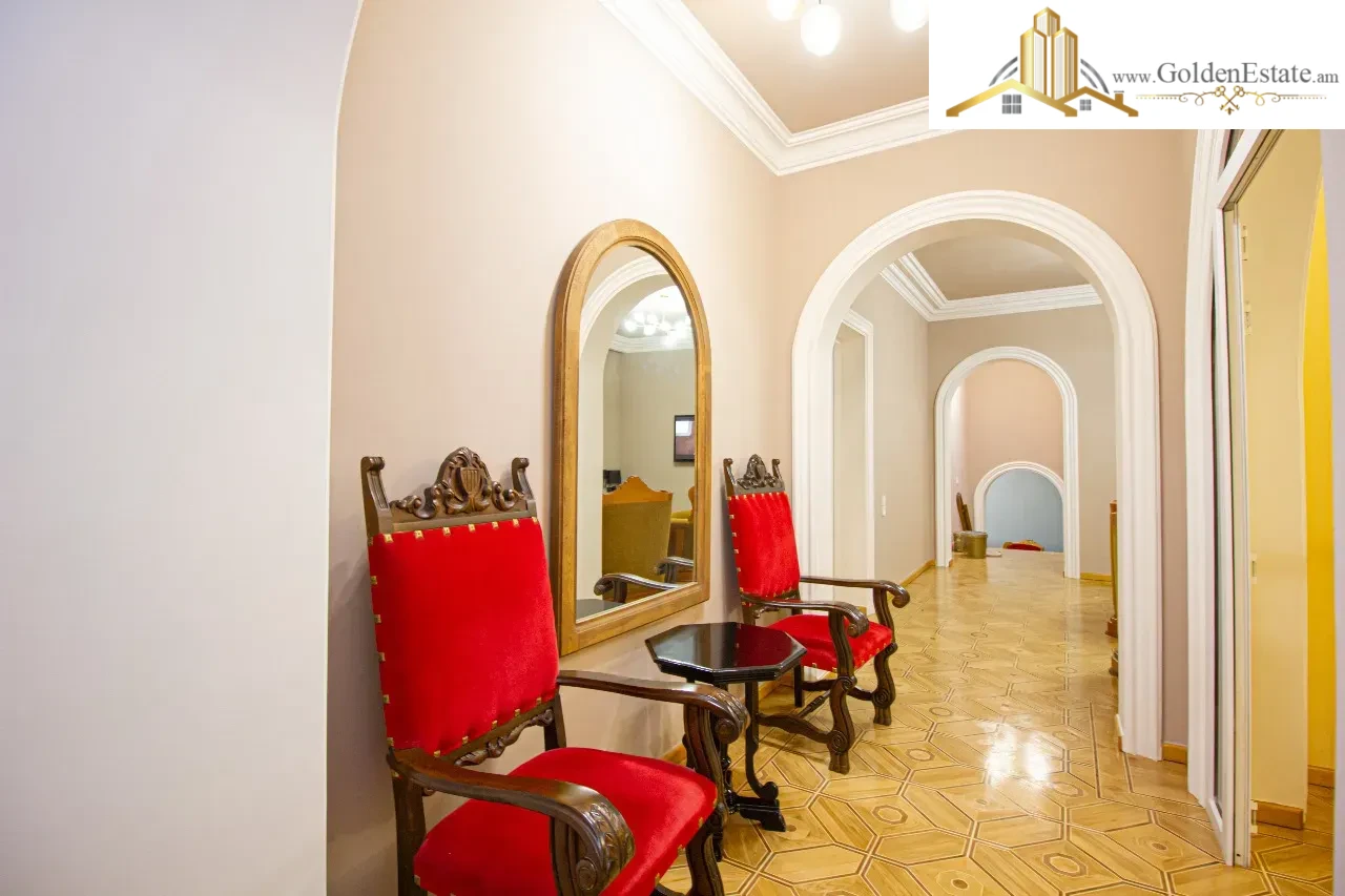 Երեք հարկանի տուն Սարգիս Բաղդասարյան փողոցում Նորք-Մարաշում, 600 քմ, 558 քմ հողի վրա, 3+ սանհանգույց