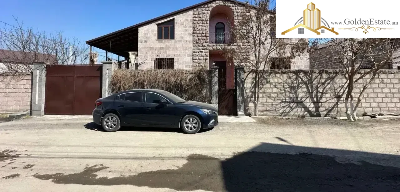 Երկու հարկանի քարե տուն Պարույր Սևակ թաղամասի 20-րդ փողոցի 3-րդ փակուղիում Ավանում, 300 քմ