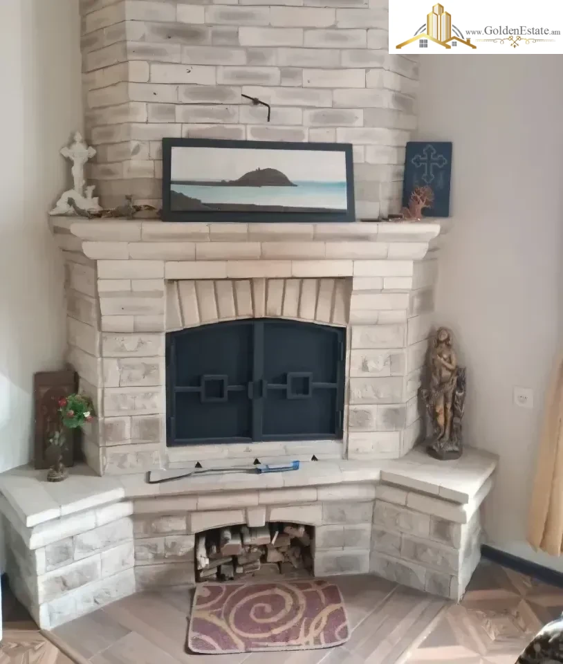 Երկու հարկանի քարե տուն Պարույր Սևակ թաղամասի 20-րդ փողոցի 3-րդ փակուղիում Ավանում, 300 քմ