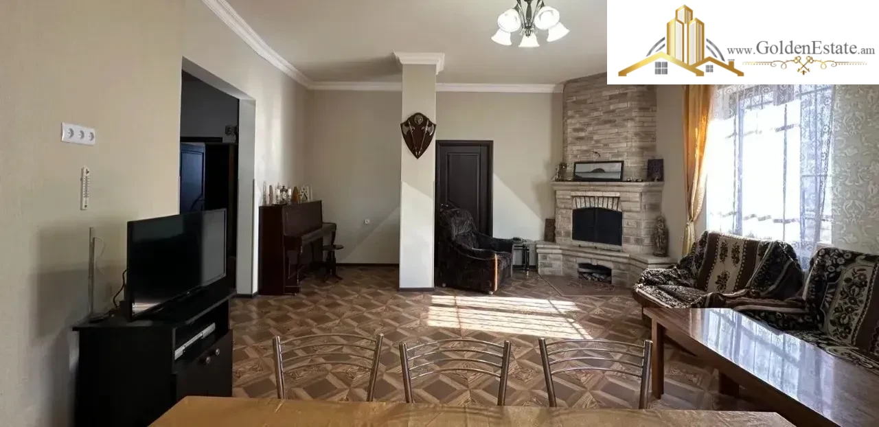 Երկու հարկանի քարե տուն Պարույր Սևակ թաղամասի 20-րդ փողոցի 3-րդ փակուղիում Ավանում, 300 քմ