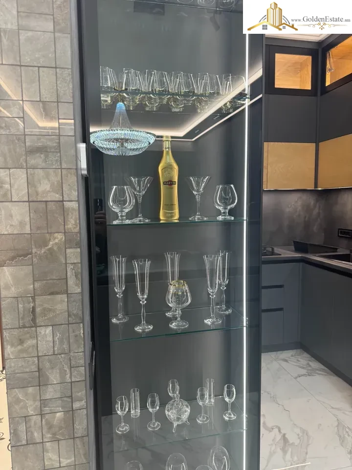 2 սենյականոց բնակարան նորակառույց շենքում Կոմիտասի պողոտայում Արաբկիրում, 76 քմ, նախավերջին հարկ