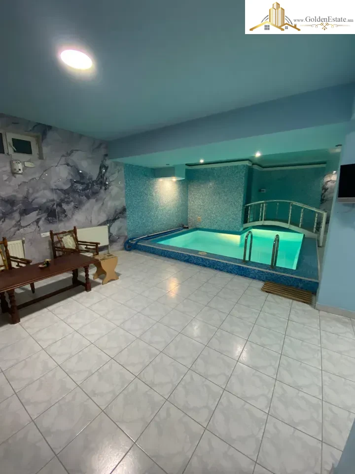 Չորս հարկանի քարե տուն Կոնդի փողոցում կենտրոնում, 370 քմ, 254 քմ հողի վրա, 3+ սանհանգույց