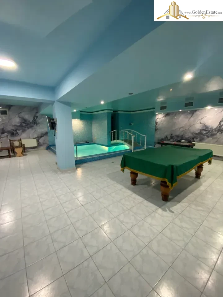 Չորս հարկանի քարե տուն Կոնդի փողոցում կենտրոնում, 370 քմ, 254 քմ հողի վրա, 3+ սանհանգույց