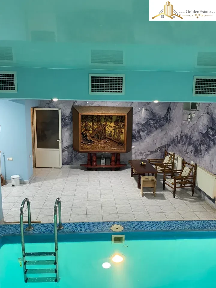 Չորս հարկանի քարե տուն Կոնդի փողոցում կենտրոնում, 370 քմ, 254 քմ հողի վրա, 3+ սանհանգույց