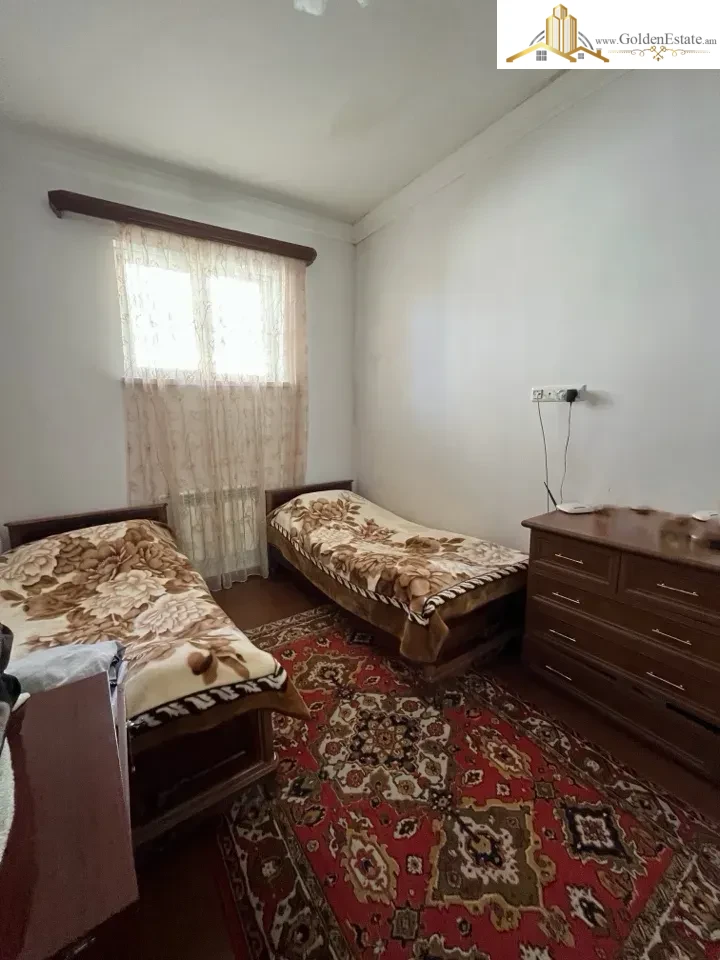 Մեկ հարկանի քարե տուն Քանաքեռ-Զեյթունում, 140 քմ, 190 քմ հողի վրա