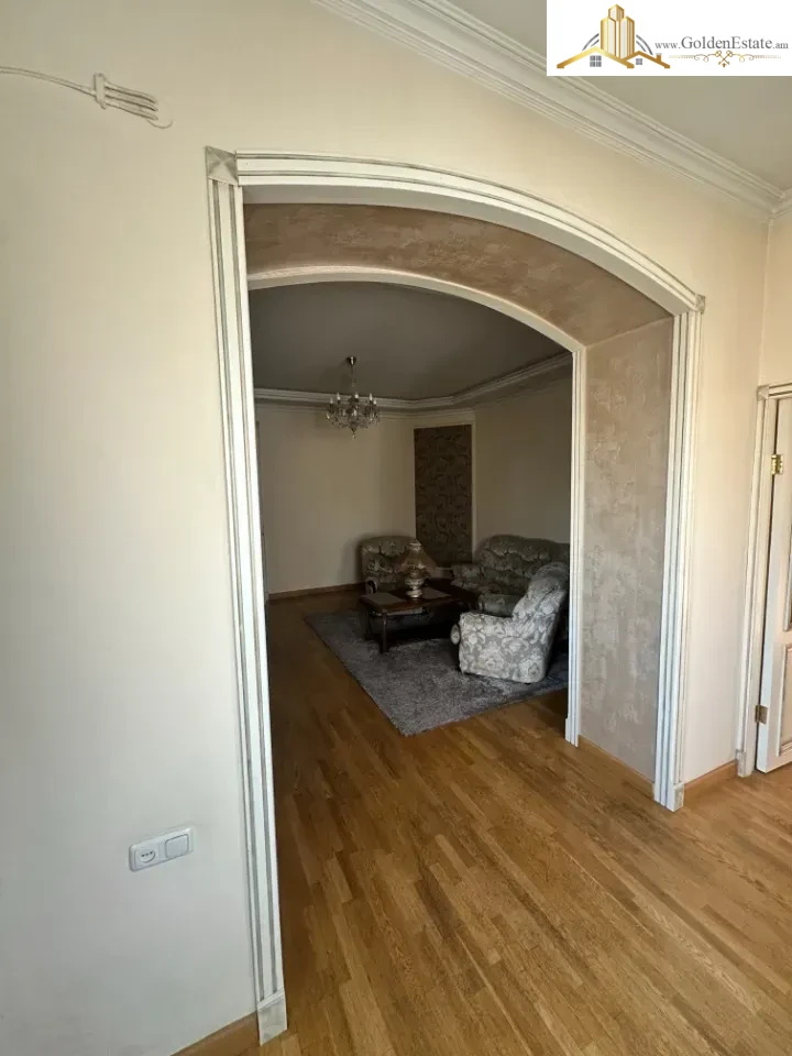 3 սենյականոց բնակարան Կիևյան փողոցում Արաբկիրում, 70 քմ, բարձր առաստաղներ, քարե շենք