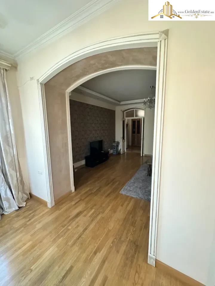 3 սենյականոց բնակարան Կիևյան փողոցում Արաբկիրում, 70 քմ, բարձր առաստաղներ, քարե շենք