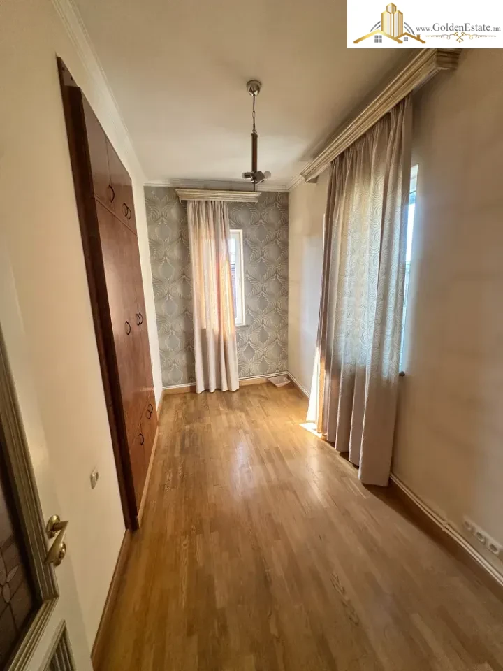 3 սենյականոց բնակարան Կիևյան փողոցում Արաբկիրում, 70 քմ, բարձր առաստաղներ, քարե շենք