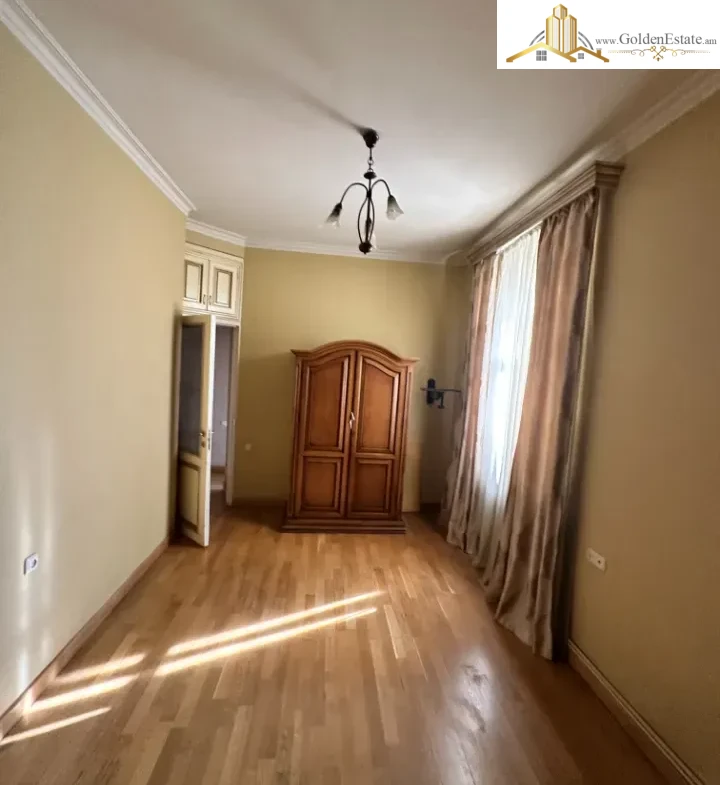 3 սենյականոց բնակարան Կիևյան փողոցում Արաբկիրում, 70 քմ, բարձր առաստաղներ, քարե շենք