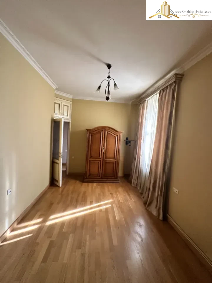 3 սենյականոց բնակարան Կիևյան փողոցում Արաբկիրում, 70 քմ, բարձր առաստաղներ, քարե շենք