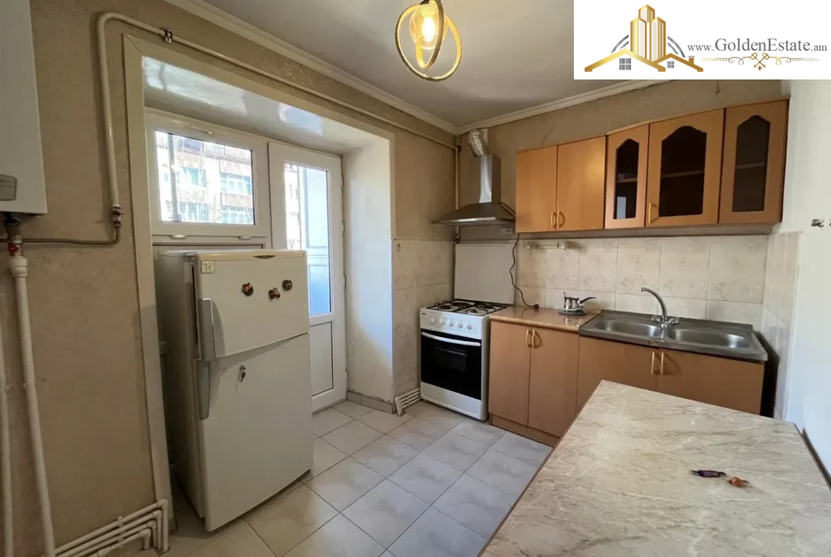 3 սենյականոց բնակարան Կոմիտասի պողոտայում Արաբկիրում, 77 քմ, բարձր առաստաղներ, քարե շենք