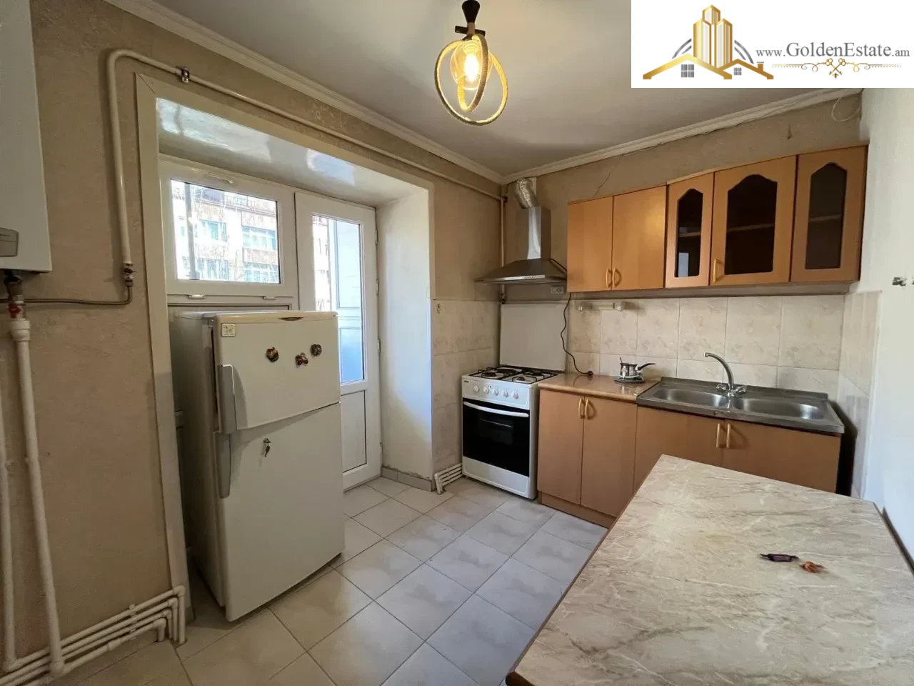 3 սենյականոց բնակարան Կոմիտասի պողոտայում Արաբկիրում, 77 քմ, բարձր առաստաղներ, քարե շենք