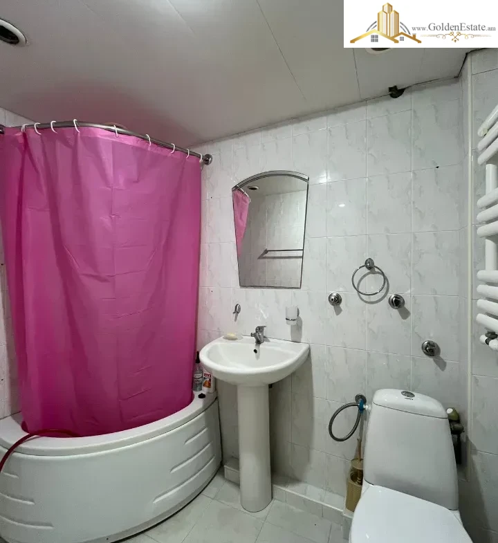 3 սենյականոց բնակարան Կոմիտասի պողոտայում Արաբկիրում, 77 քմ, բարձր առաստաղներ, քարե շենք