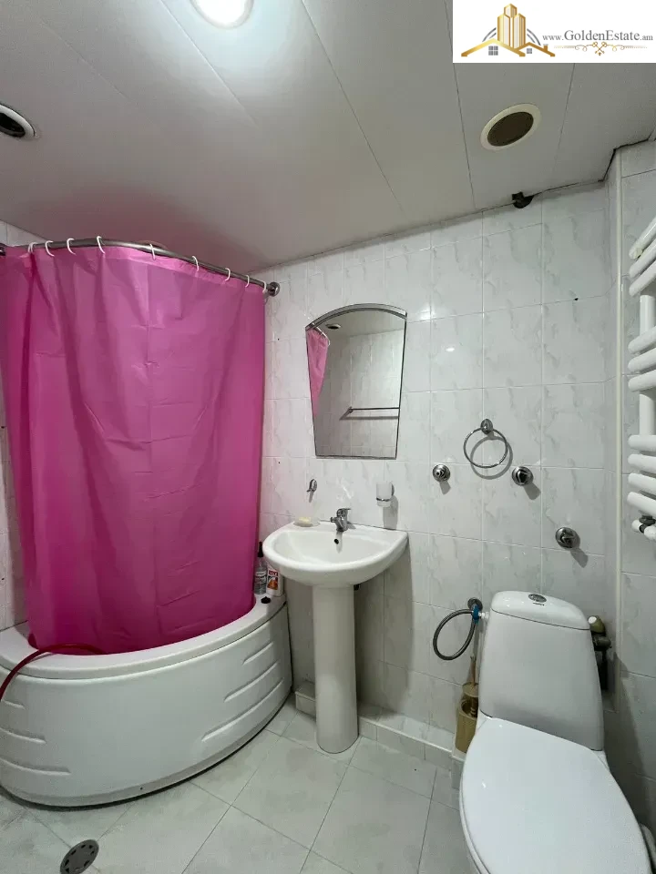 3 սենյականոց բնակարան Կոմիտասի պողոտայում Արաբկիրում, 77 քմ, բարձր առաստաղներ, քարե շենք